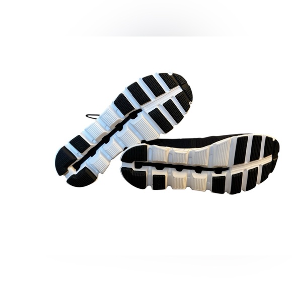 On Running Black and White Athletic Shoes Women’s Size 8.5 - Picture 7 of 8